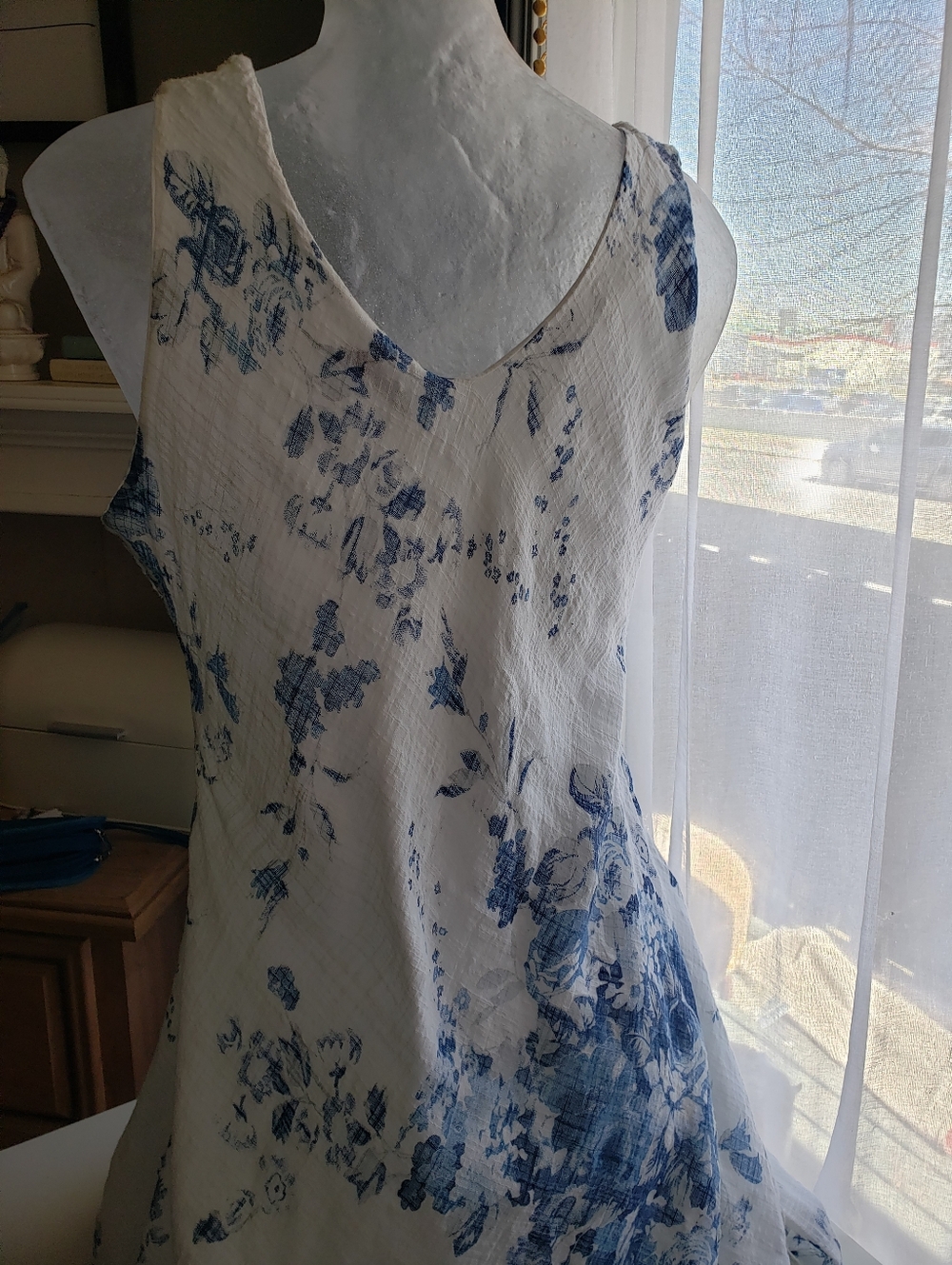Women's White and Blue Floral Summer Lightweight Sleeveless Dress - Picture 8 of 10
